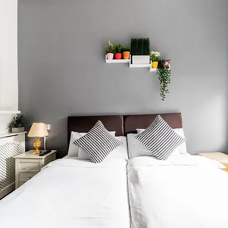 Hostel Book A Bed London