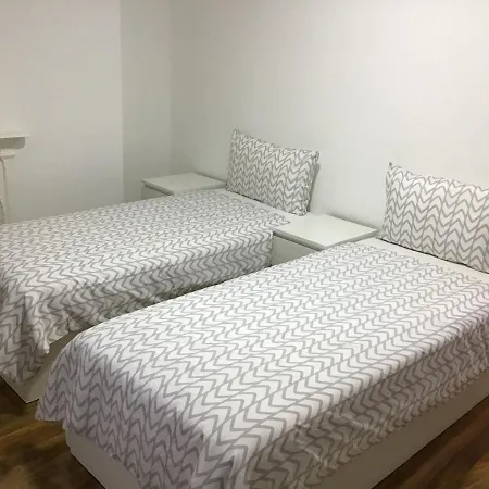 아파트 Residential Quarters, General Gordon Square *