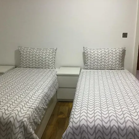 아파트 Residential Quarters, General Gordon Square *