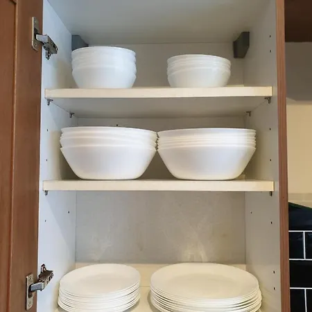 Luxury 3 Bedroom Flat 1min Walk From Underground, With Free Parking Sleeps X10 아파트