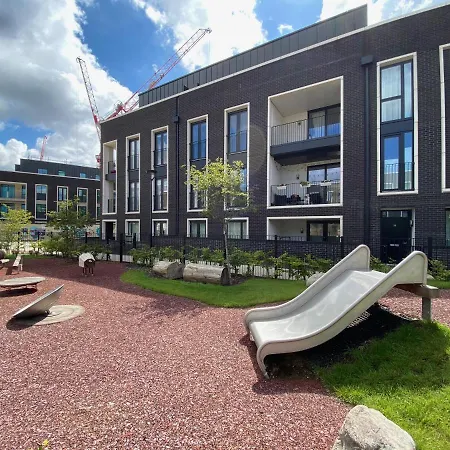 New Luxury 3-bed In The Heart Of The Olympic Park Apartment