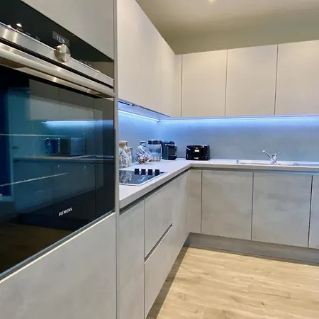New Luxury 3-bed In The Heart Of The Olympic Park Apartment London