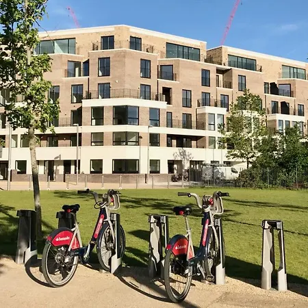 Apartment New Luxury 3-bed In The Heart Of The Olympic Park *