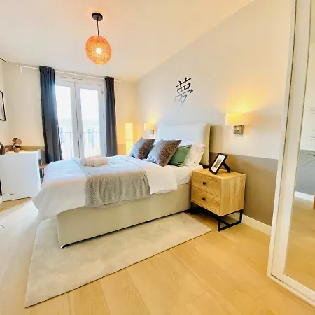 New Luxury 3-bed In The Heart Of The Olympic Park * London