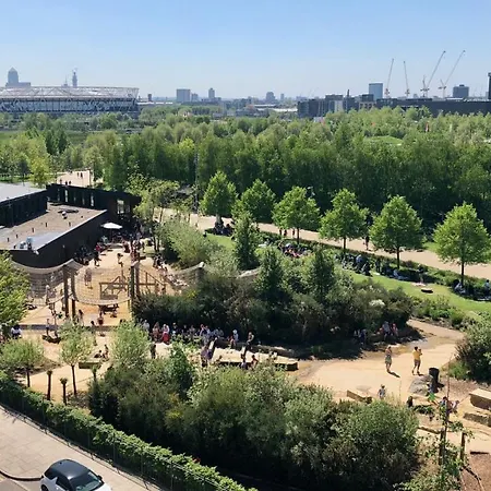 New Luxury 3-bed In The Heart Of The Olympic Park Apartment
