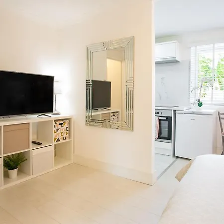 Modern Close To Apartment