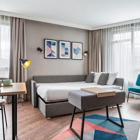 Apart Otel Adagio Stratford 4*
