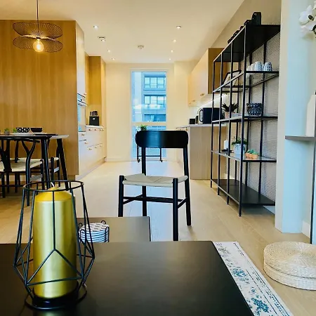 New Luxury 3-bed In The Heart Of The Olympic Park *