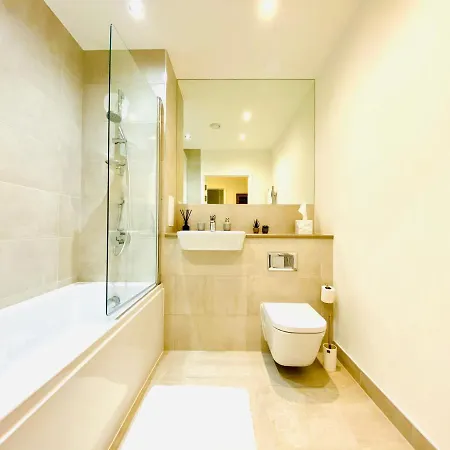 New Luxury 3-bed In The Heart Of The Olympic Park *