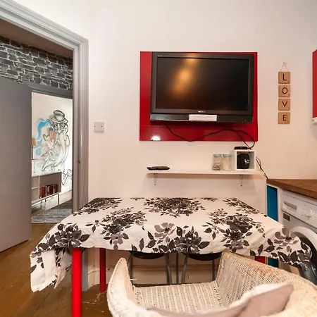 2 Bedroom Roof Terrace With Sauna Jakuzzi And Outdoor Cinema Apartment *
