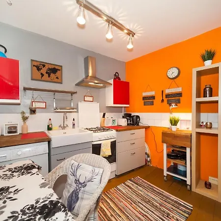 2 Bedroom Roof Terrace With Sauna Jakuzzi And Outdoor Cinema *