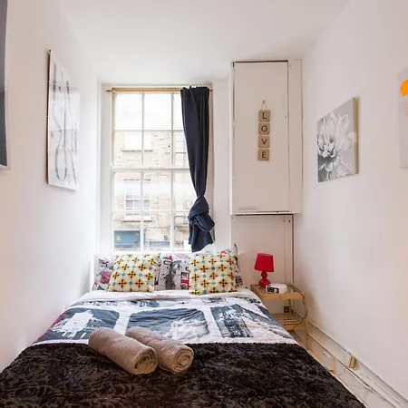 2 Bedroom Roof Terrace With Sauna Jakuzzi And Outdoor Cinema
