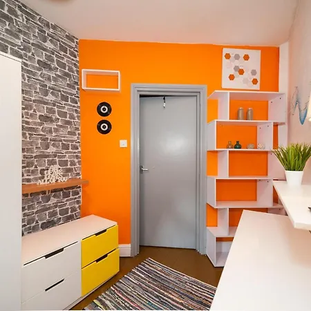 Apartment 2 Bedroom Roof Terrace With Sauna Jakuzzi And Outdoor Cinema *