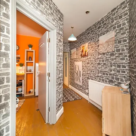2 Bedroom Roof Terrace With Sauna Jakuzzi And Outdoor Cinema Apartment London