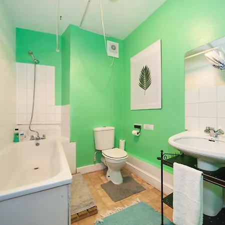 Apartment 2 Bedroom Roof Terrace With Sauna Jakuzzi And Outdoor Cinema