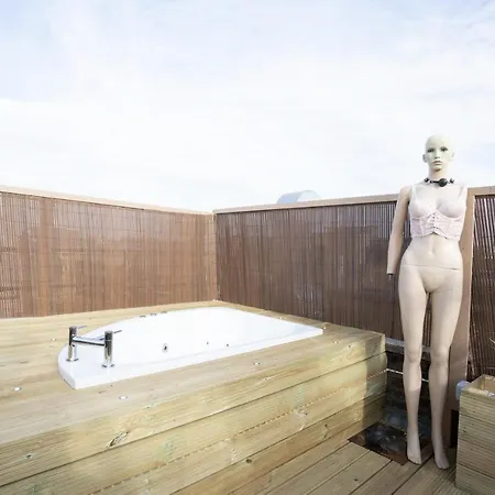 2 Bedroom Roof Terrace With Sauna Jakuzzi And Outdoor Cinema *
