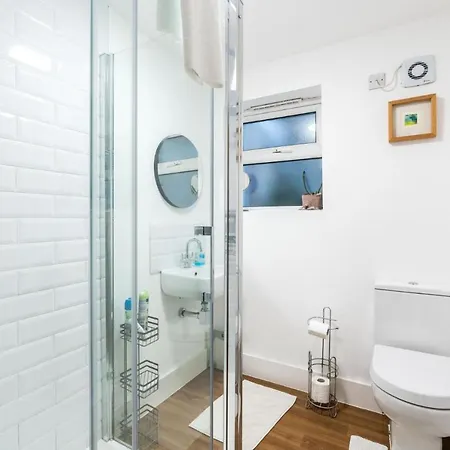 Apartamento New Stylish 1 Bedroom Flat With Garden *