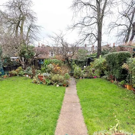 New Stylish 1 Bedroom Flat With Garden * Londres