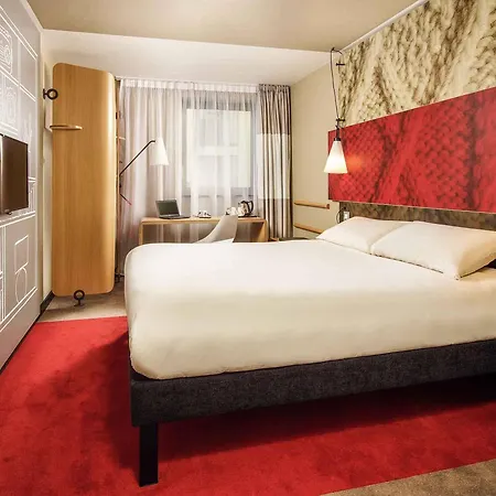 Ibis Canning Town 3*