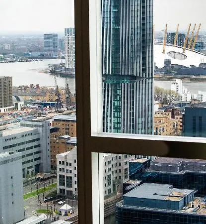 Charles Hope Canary Wharf South Quay