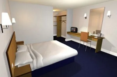 호텔 Travelodge Tower Bridge 3*