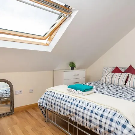 Apartment S6 Ensuite Loft Space