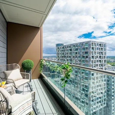 Luxurious Spacious 2bed Skyline River Views By Canary Wharf Apartment
