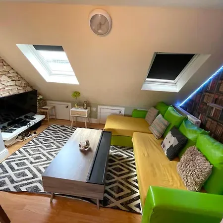 Apartment 2 Bedroom Roof Terrace With Sauna Jakuzzi And Outdoor Cinema