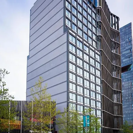 Adagio Stratford 4*