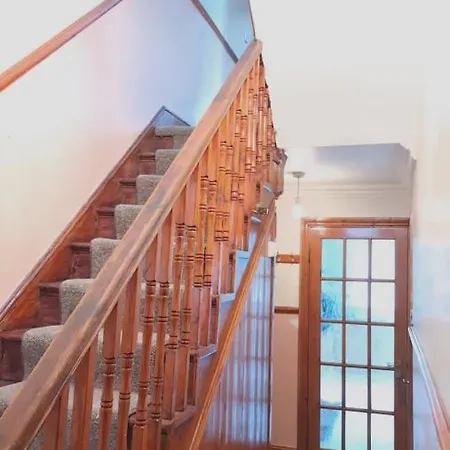 Bed & Breakfast Stayeasy In Trendy Heart Of *