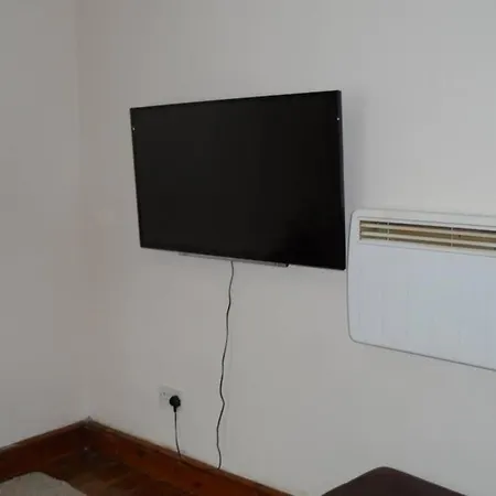 Bubblesbnb- Lovely 1 Bedroom Studio Flat Apartment