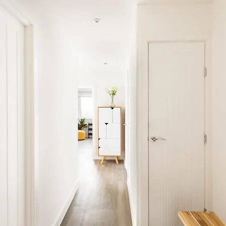 Apartment Bright Bridge London