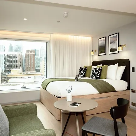 Wilde Aldgate Tower Bridge