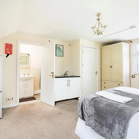 Longbridge House Holiday home