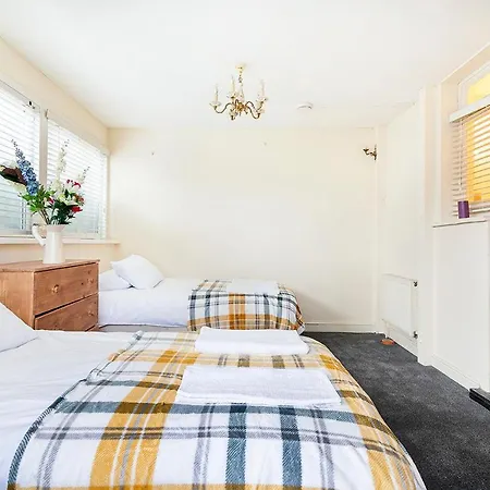 Holiday home Longbridge House