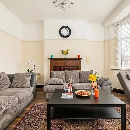 Longbridge House * Barking (Greater London)