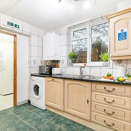 Longbridge House * Barking (Greater London)