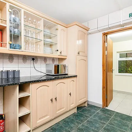 Holiday home Longbridge House *