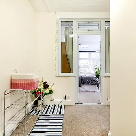 Longbridge House * Barking (Greater London)