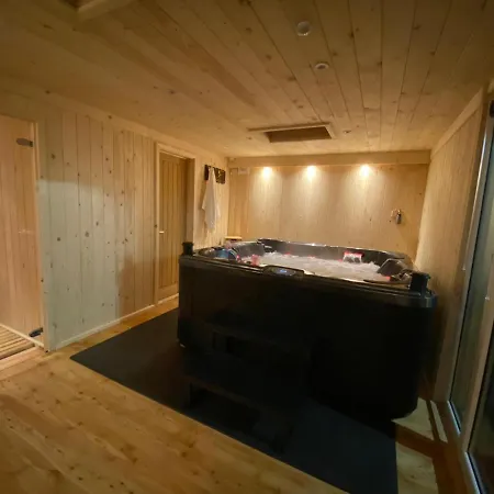 Luxury Sauna Jacuzzi Excel Canary Wharf Zone 2 * London
