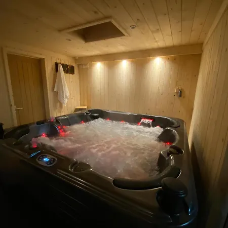 Villa Luxury Sauna Jacuzzi Excel Canary Wharf Zone 2 *