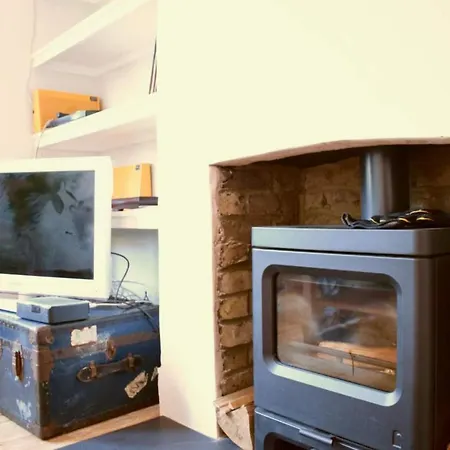 Holiday home Rustic Garden House In The Heart Of East *