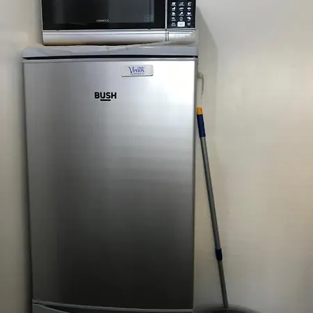 Bubblesbnb- Lovely 1 Bedroom Studio Flat *