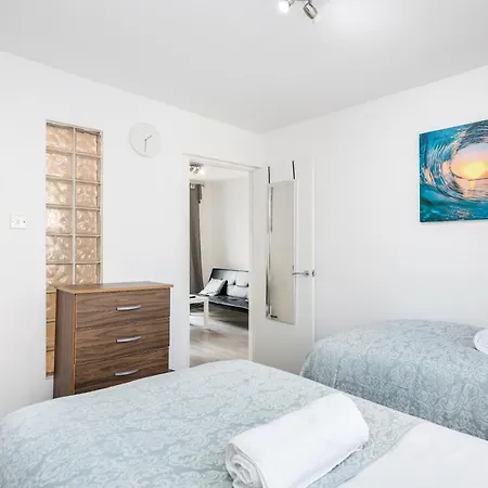 Beautiful 1-bed In Lewisham Apartment *
