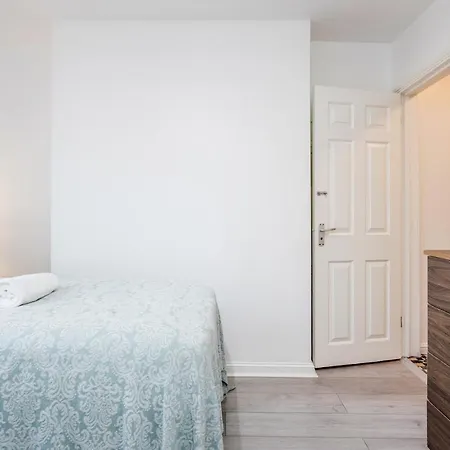 Beautiful 1-bed In Lewisham Apartment *
