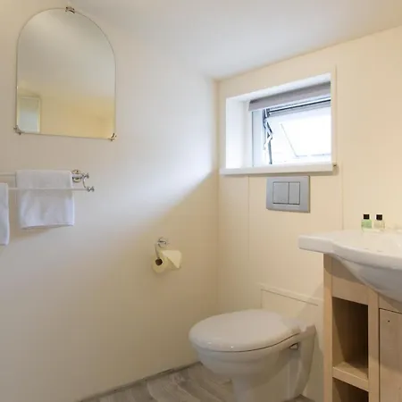 Oakwood Heathrow 2*