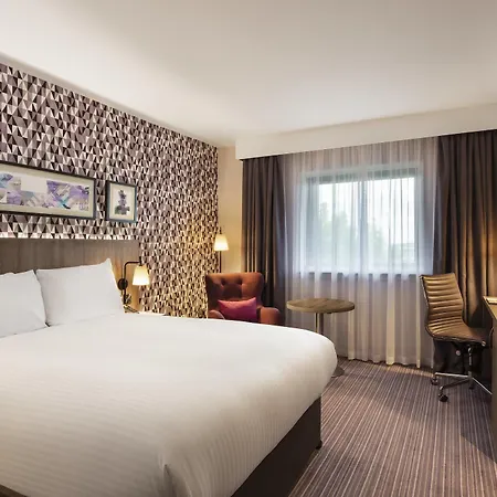 Hotel Leonardo London Heathrow Airport 4*