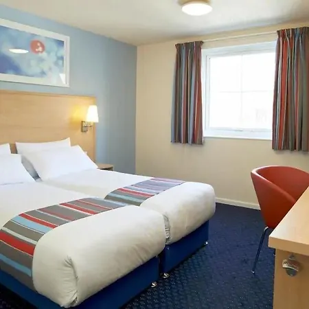 Hotel Travelodge Battersea 2*