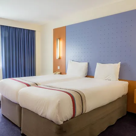 Hotel Ramada London North 4*