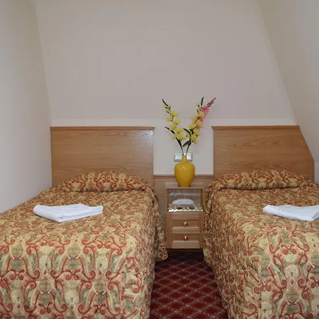 Leigham Court 2*
